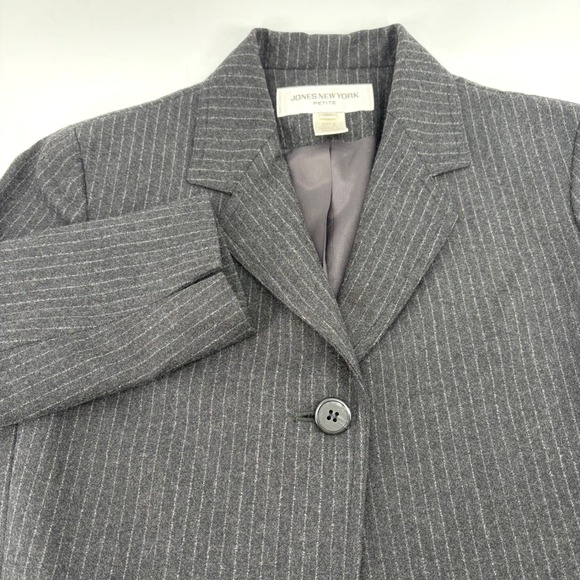 Jones New York Petite Jackets & Blazers - Jones New York Petite‎ Wool Blazer Charcoal Gray Pinstripe Single Button 8P